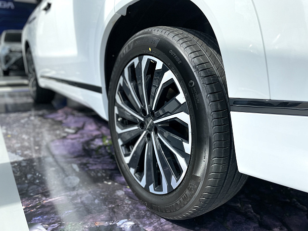 JAECOO J8   2.0T 7DCT Prestige BL 4WD